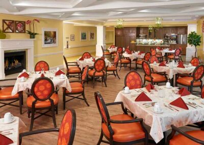 The Bristal at Garden City dining room